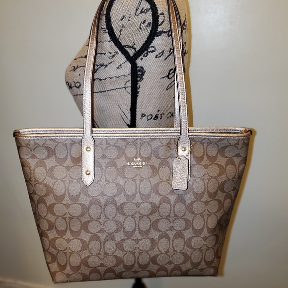 NWT ⚘Authentic COACH SET⚘ - Picture 7 of 7